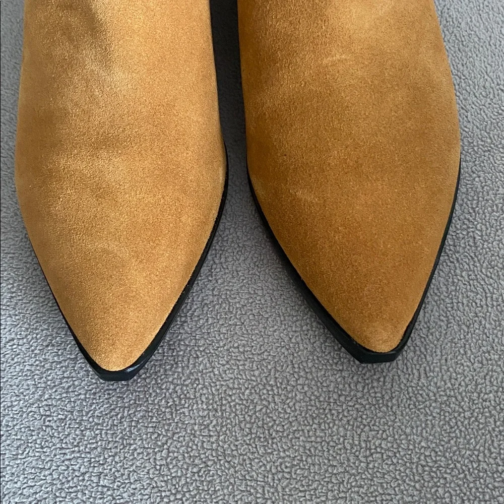 NIB Marc Fisher • Yolli Pointed Ankle Suede Bootie - Picture 4 of 5